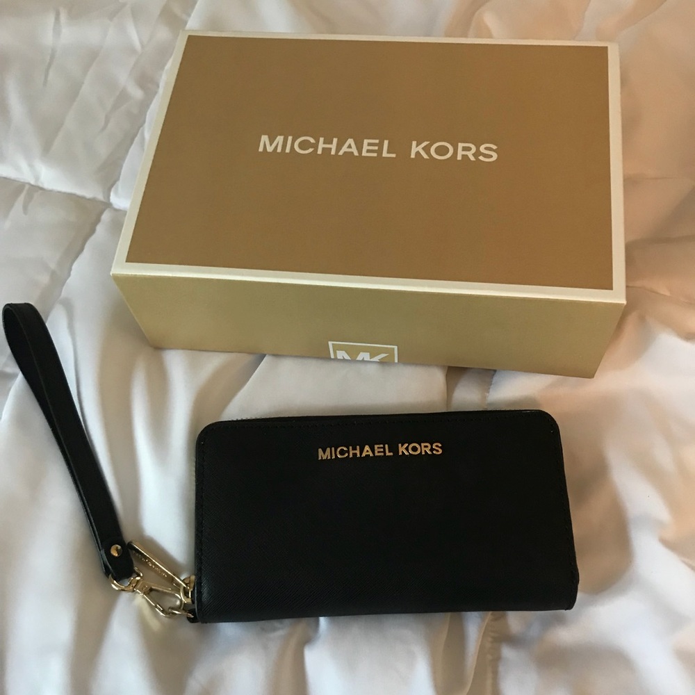 Michael Kors wristlet